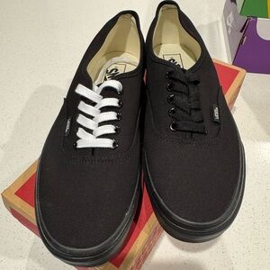 Vans Men's Black Canvas Sneakers